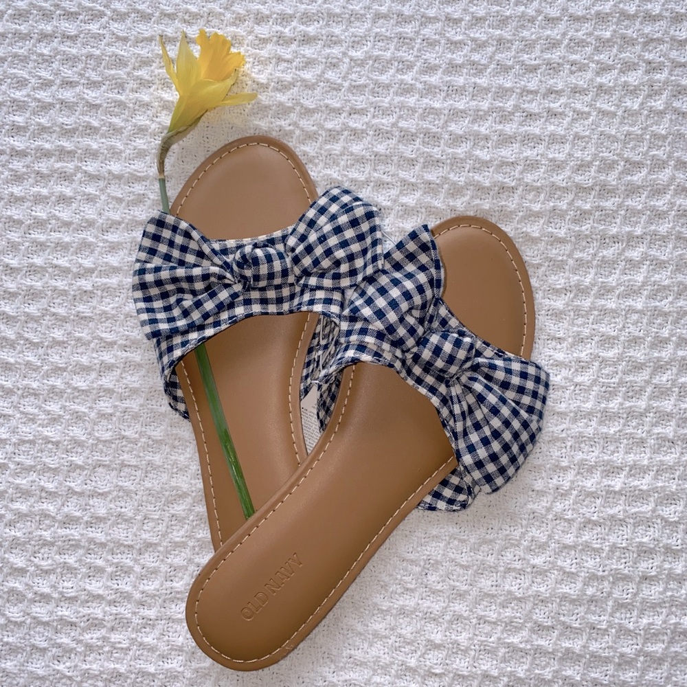 Old Navy Sandals size 8 new with tags